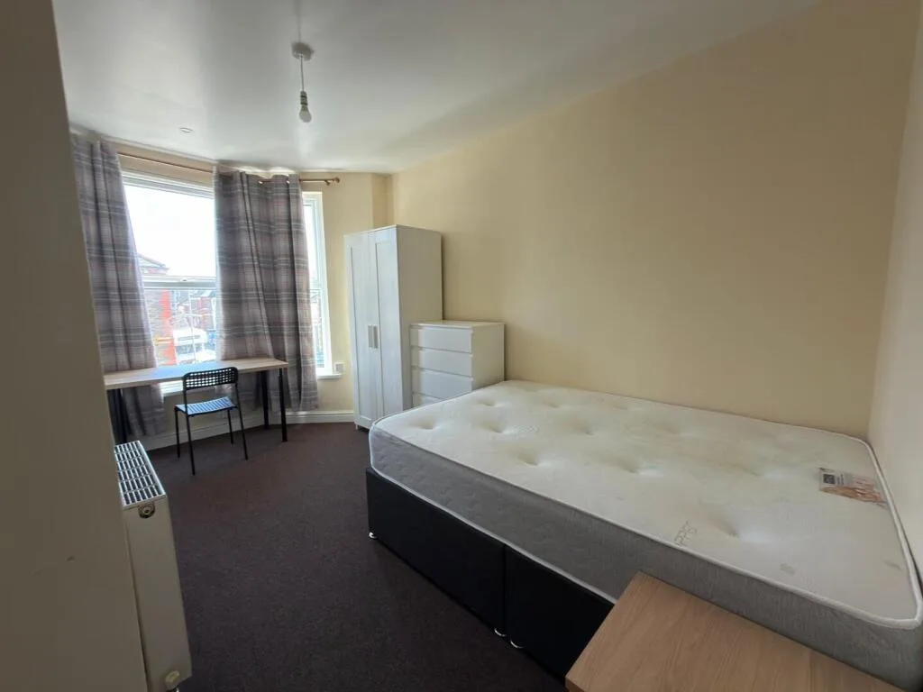 4 bedroom flat for rent