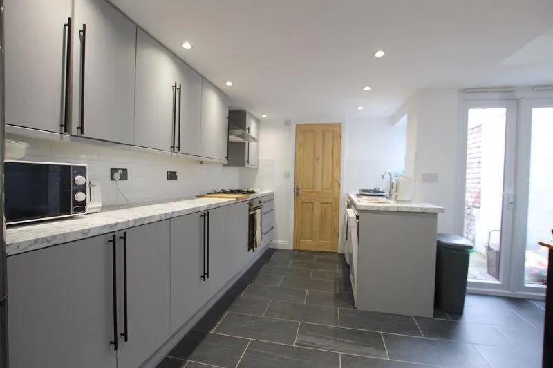 4 bedroom terraced house for rent