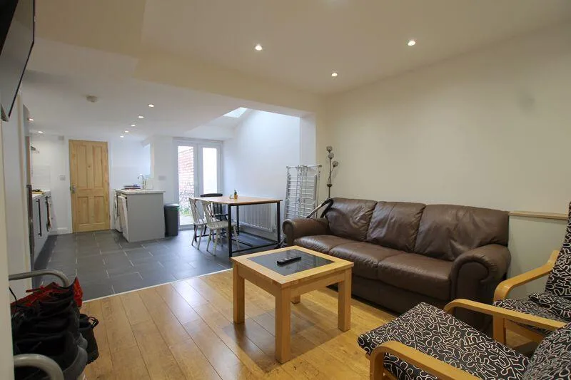 4 bedroom terraced house for rent