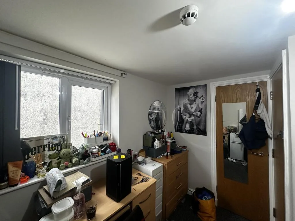 1 bedroom house share for rent