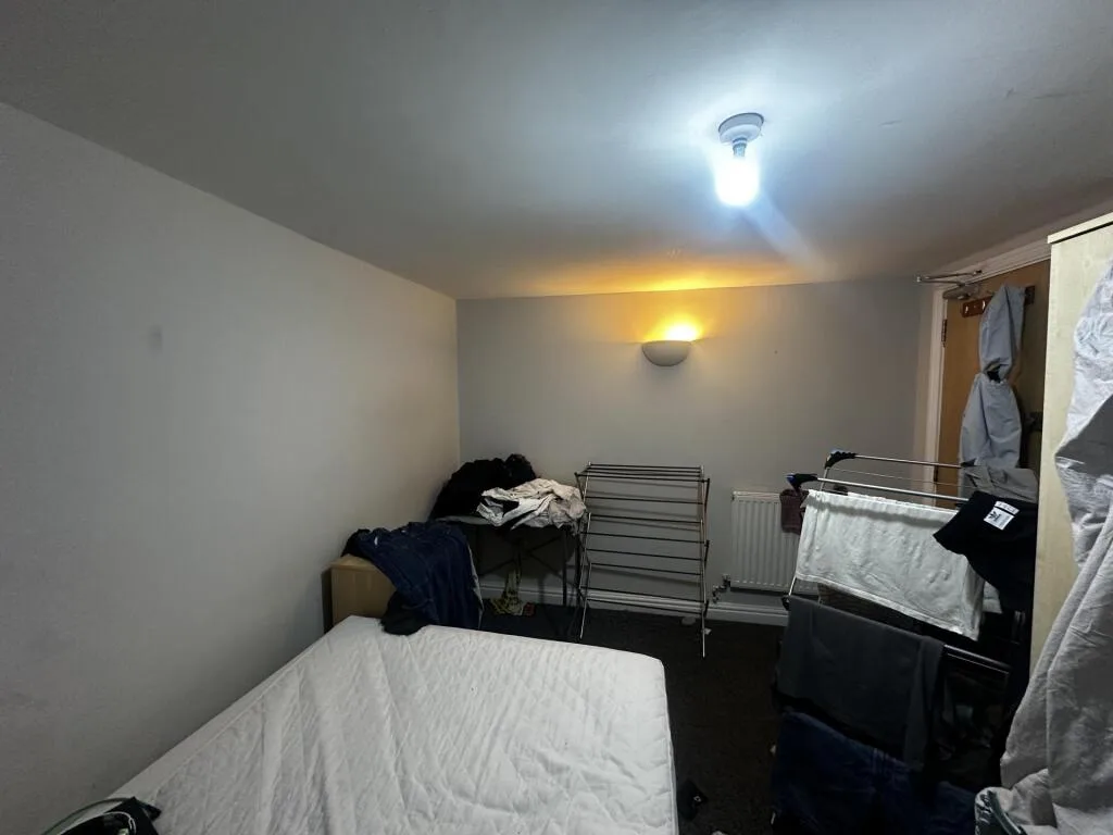 1 bedroom house share for rent