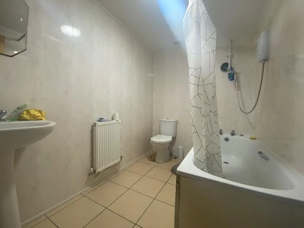 7 bedroom terraced house for rent