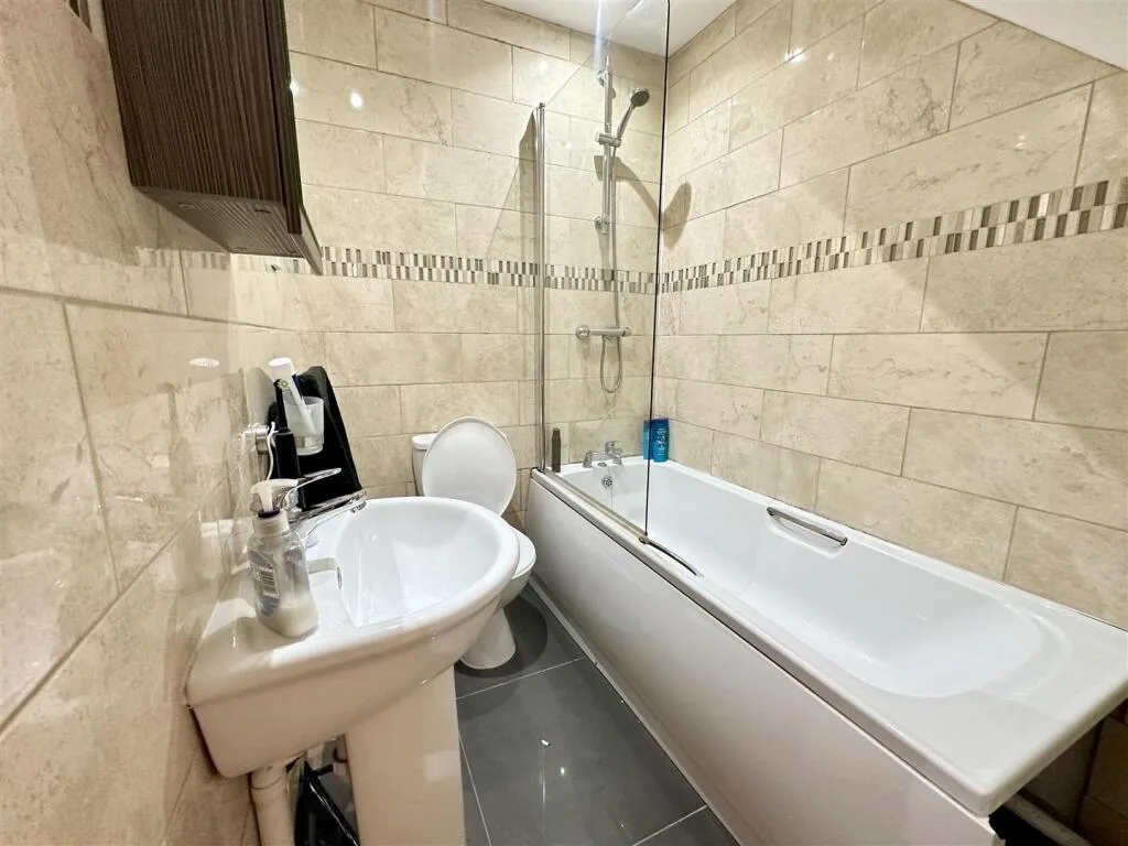 2 bedroom house for rent