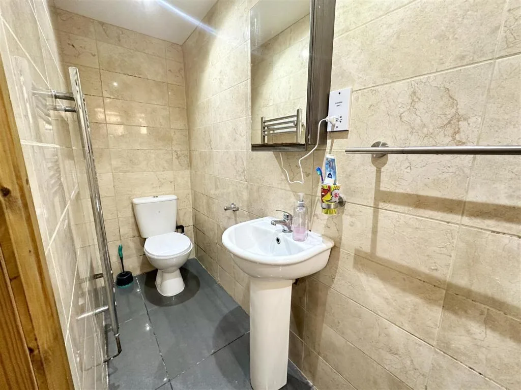 2 bedroom house for rent