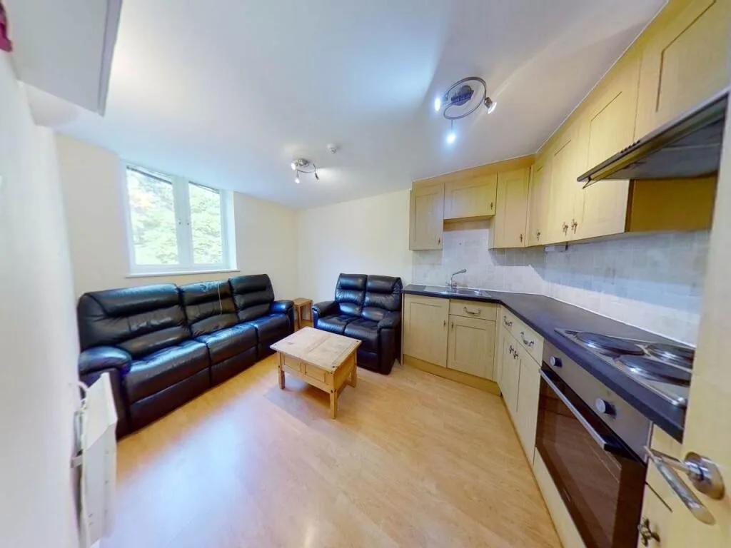 4 bedroom flat for rent
