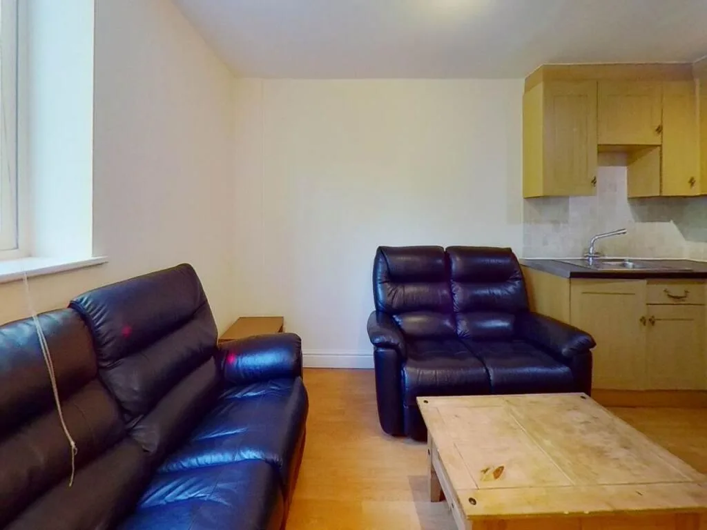 4 bedroom flat for rent