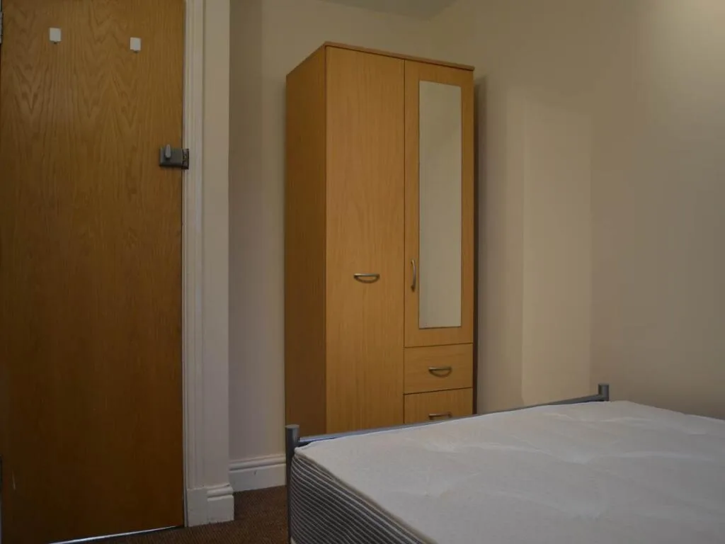4 bedroom flat for rent
