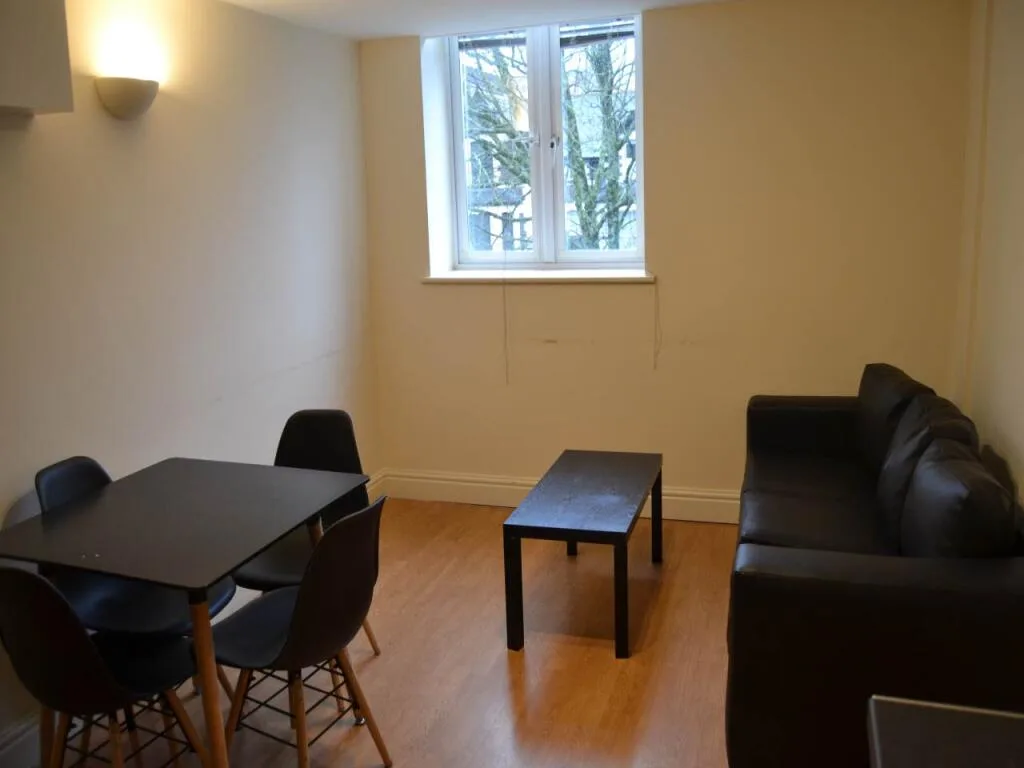 4 bedroom flat for rent