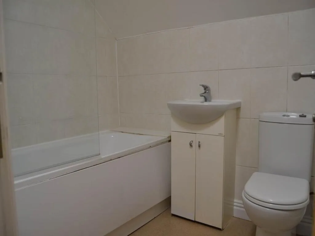 4 bedroom flat for rent