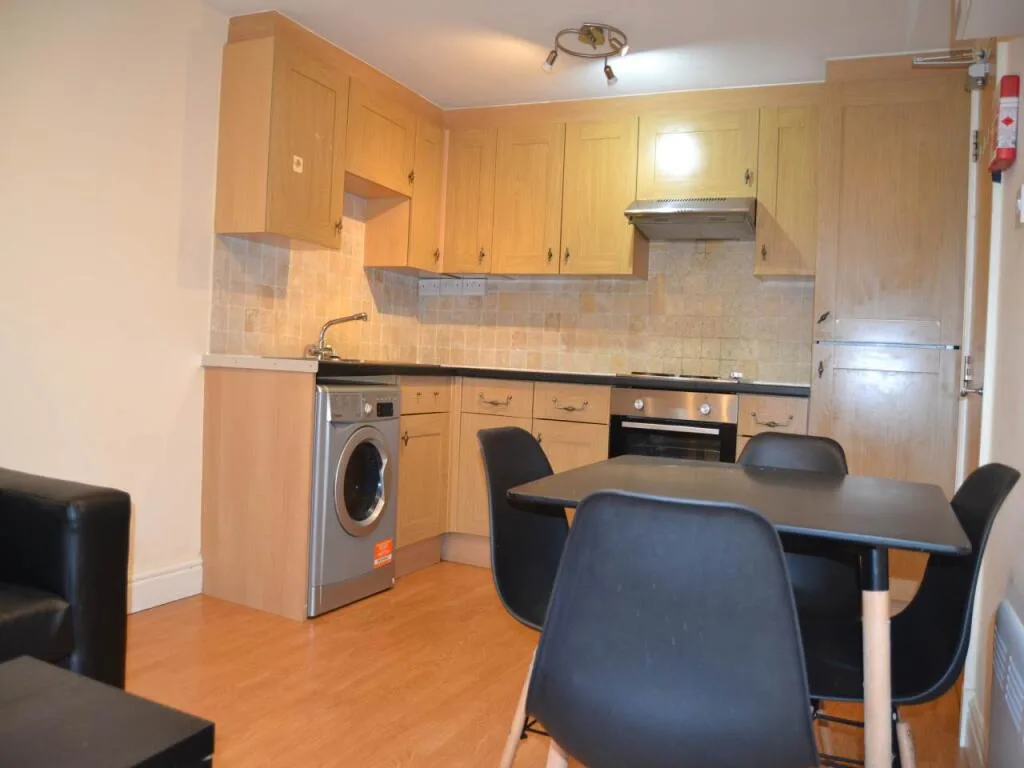 4 bedroom flat for rent