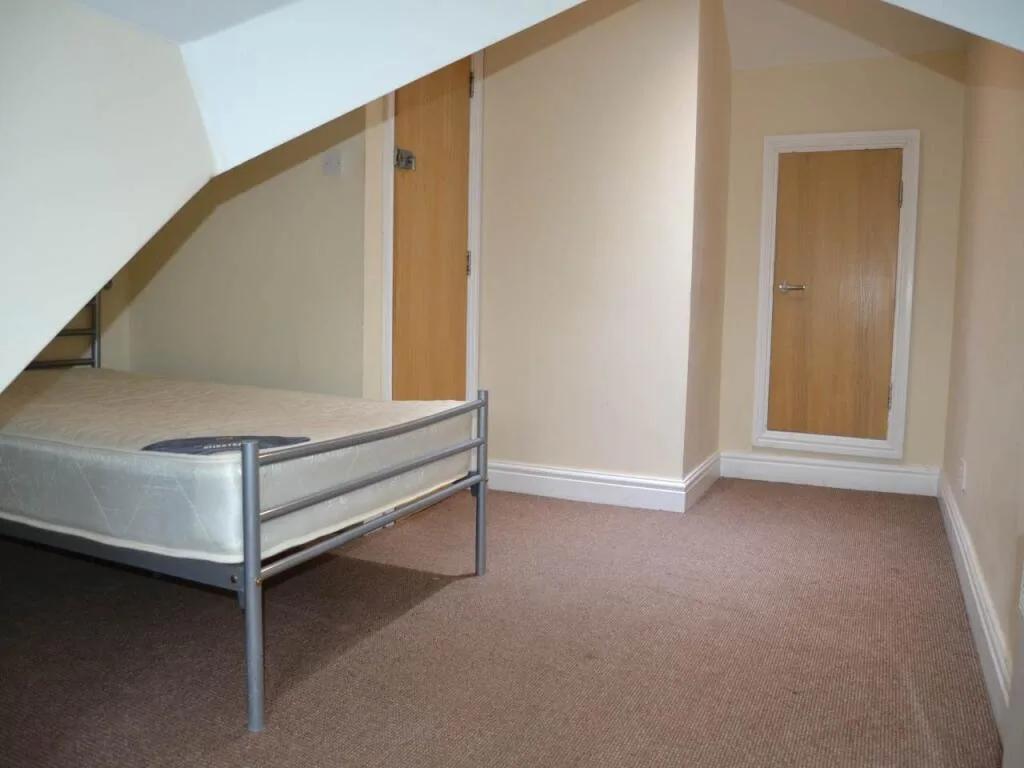 4 bedroom flat for rent