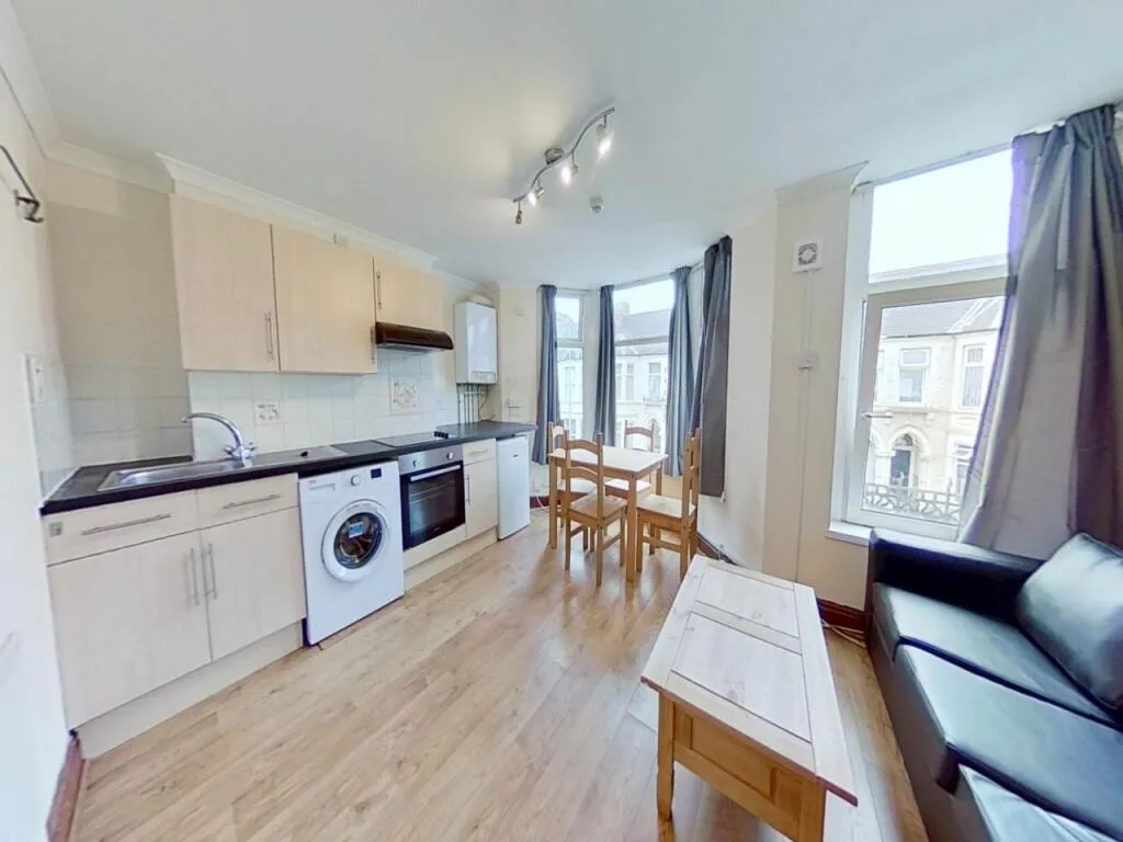 3 bedroom flat for rent