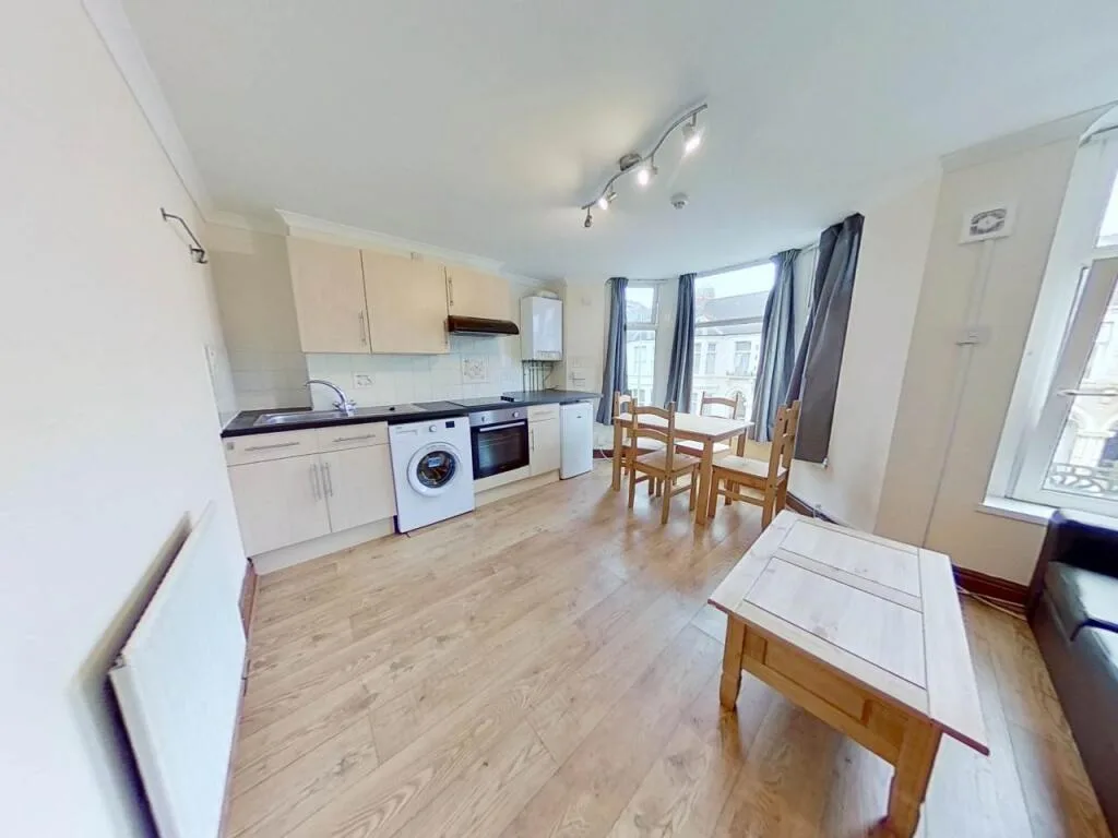 3 bedroom flat for rent
