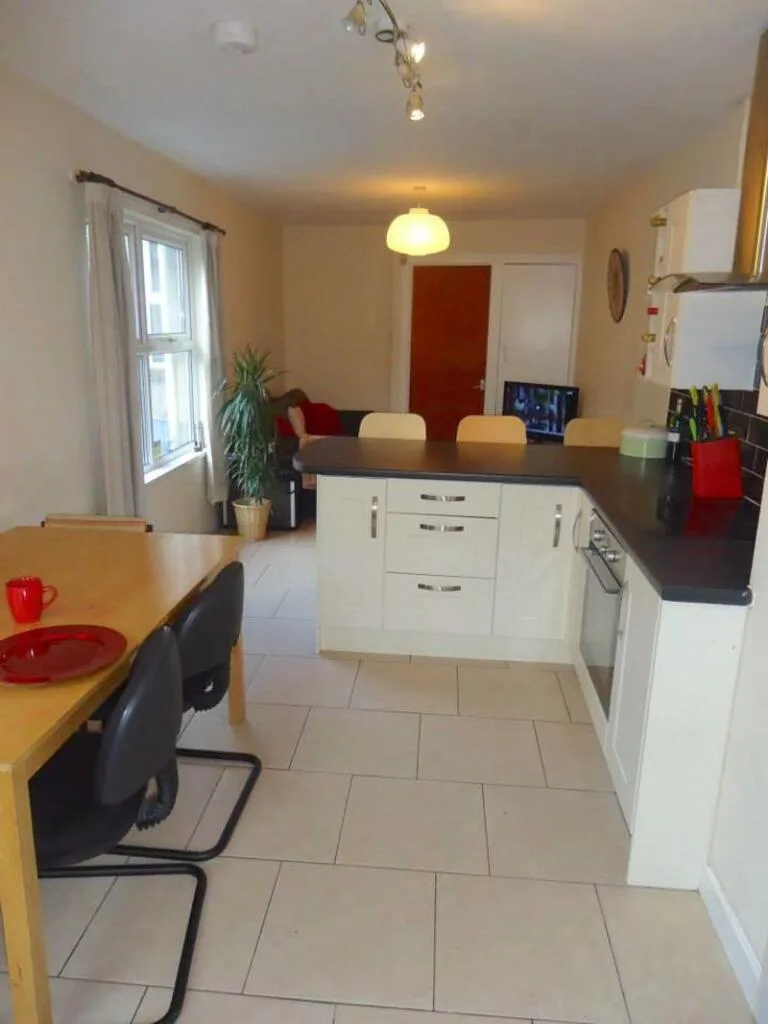 4 bedroom terraced house for rent