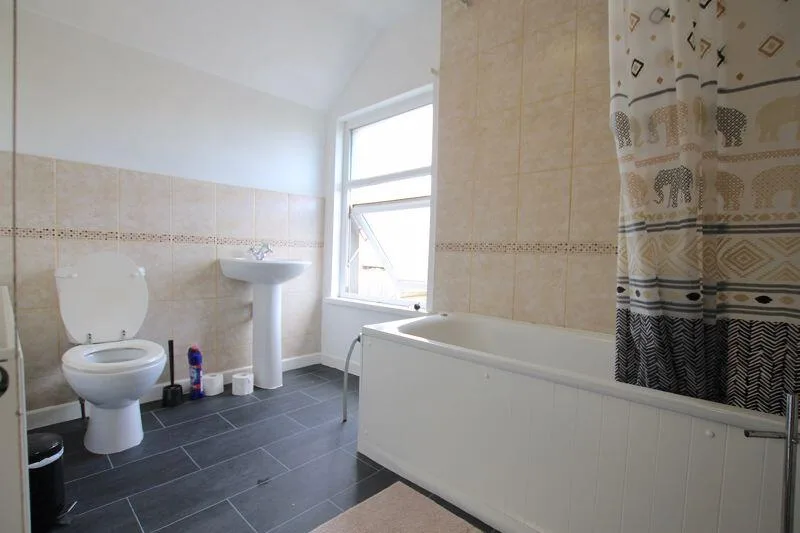 4 bedroom terraced house for rent