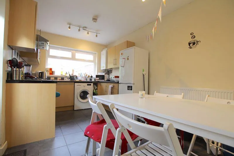 4 bedroom terraced house for rent