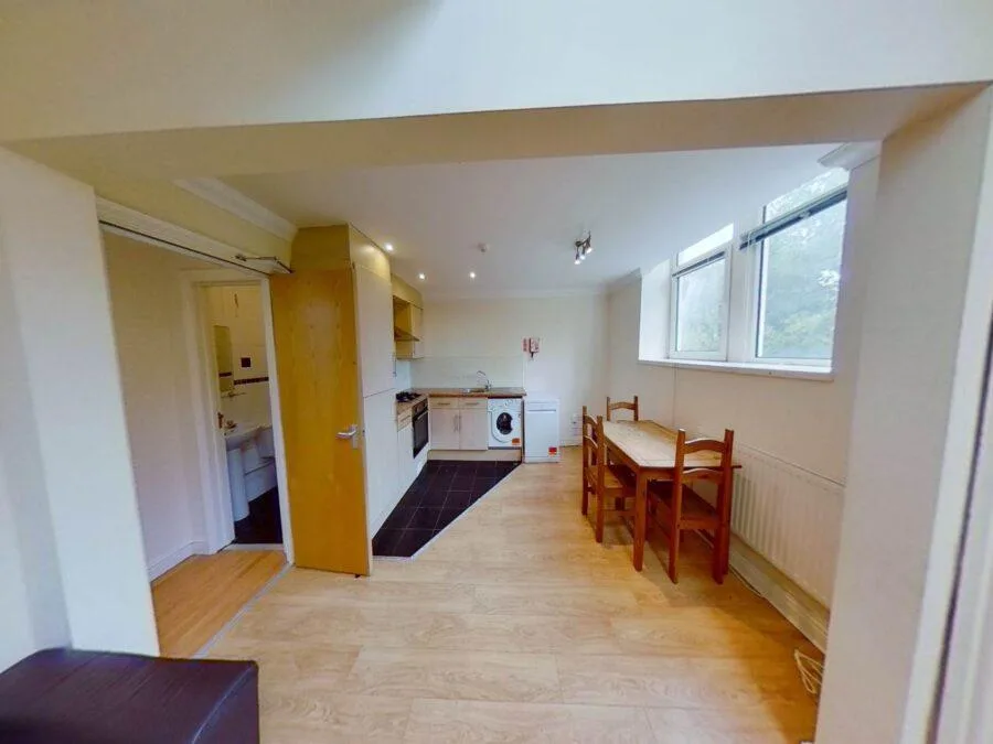 4 bedroom flat for rent