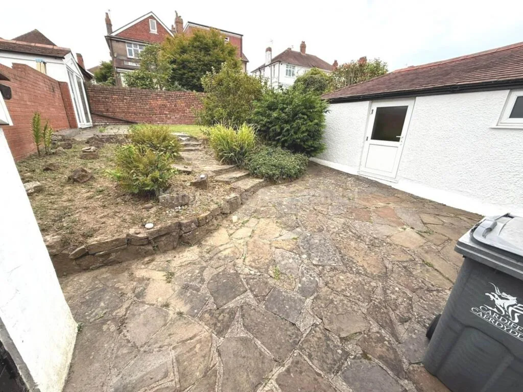 4 bedroom semi-detached house for rent