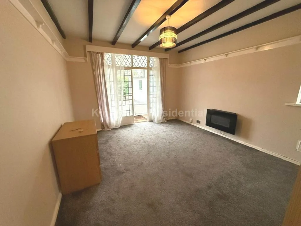 4 bedroom semi-detached house for rent
