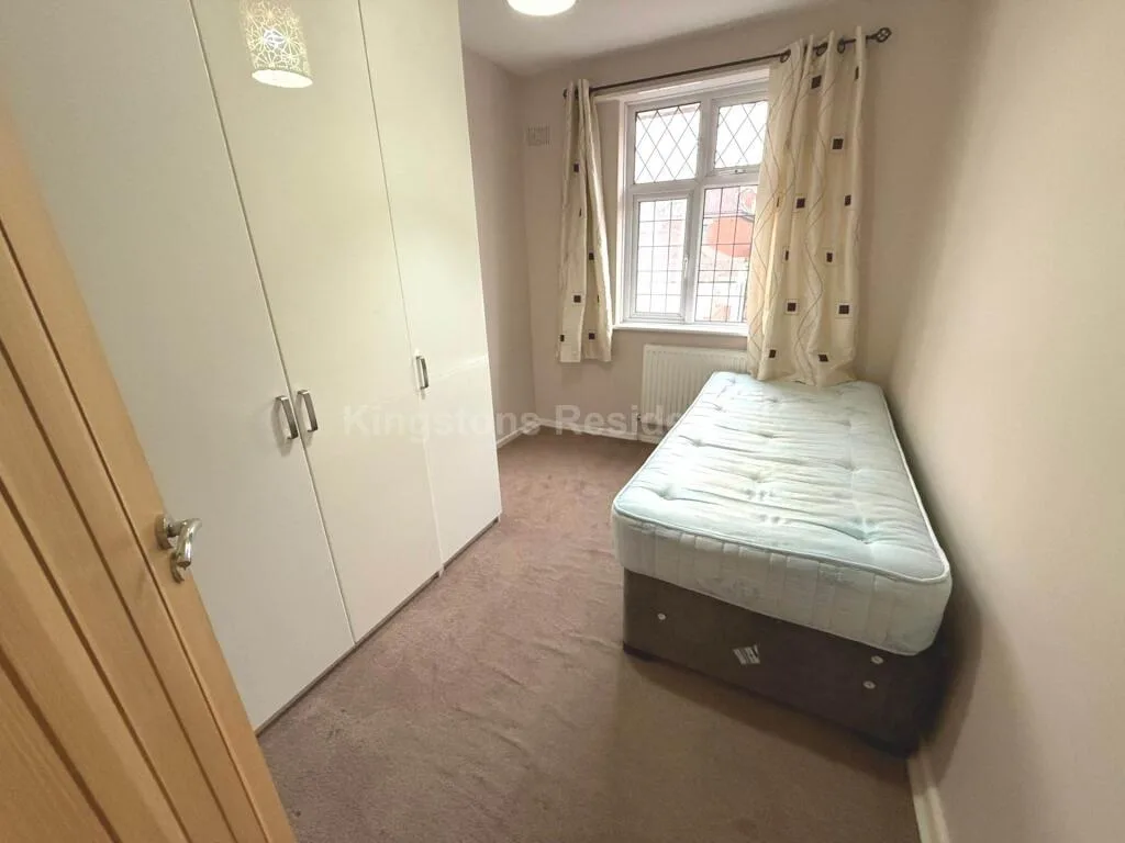 4 bedroom semi-detached house for rent