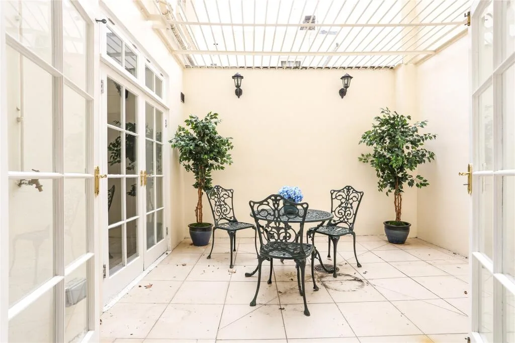 3 bedroom flat for rent