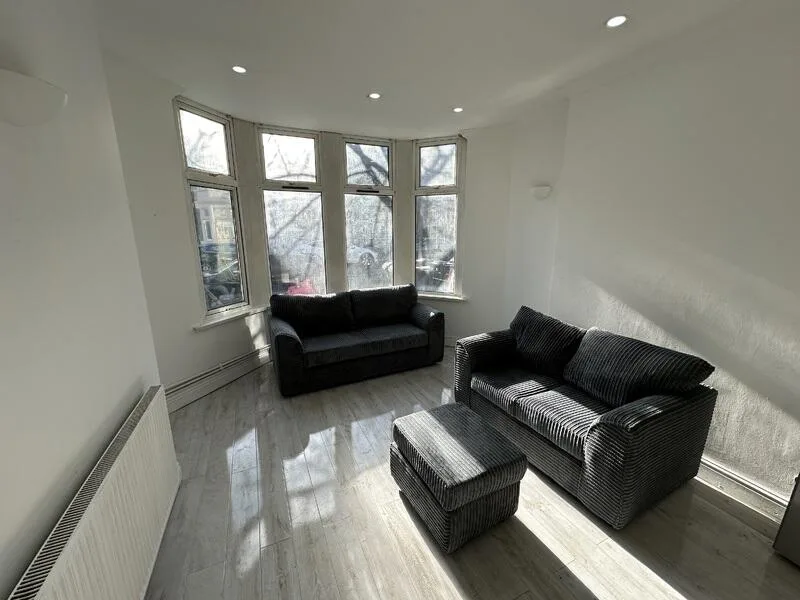 4 bedroom flat for rent