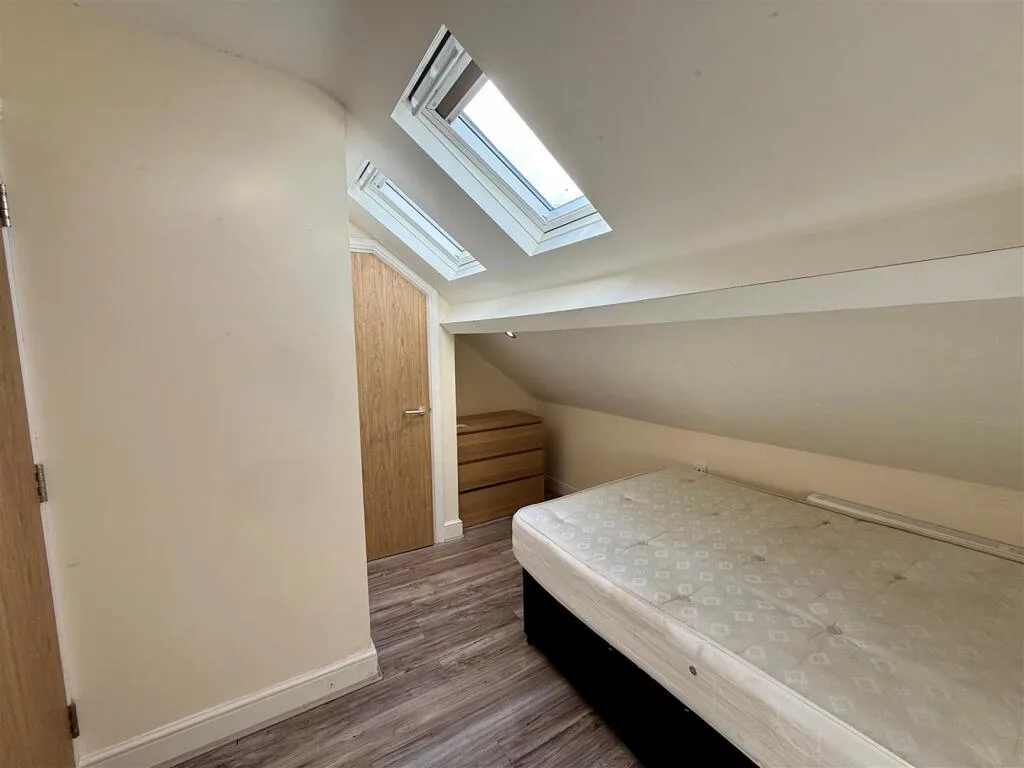 2 bedroom house for rent