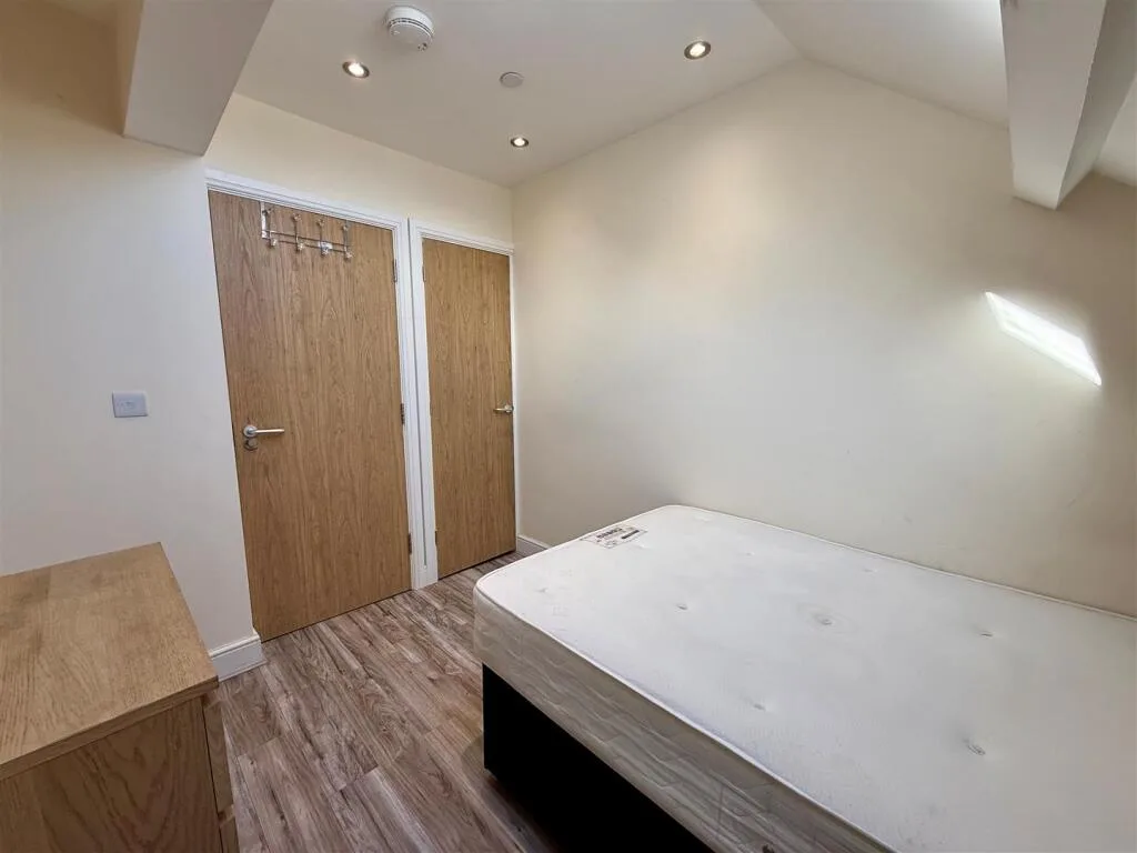 2 bedroom house for rent