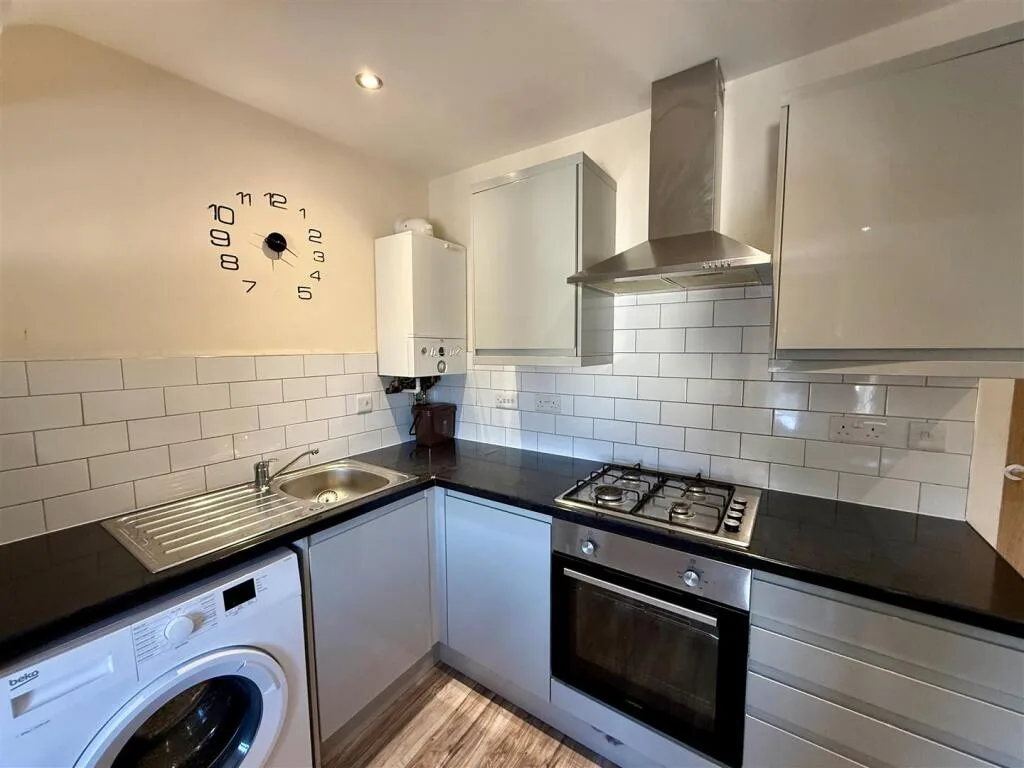 2 bedroom house for rent