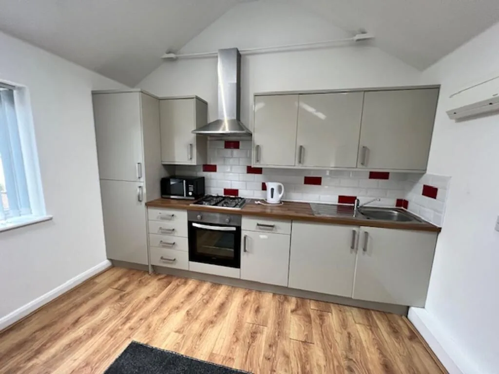 4 bedroom flat for rent
