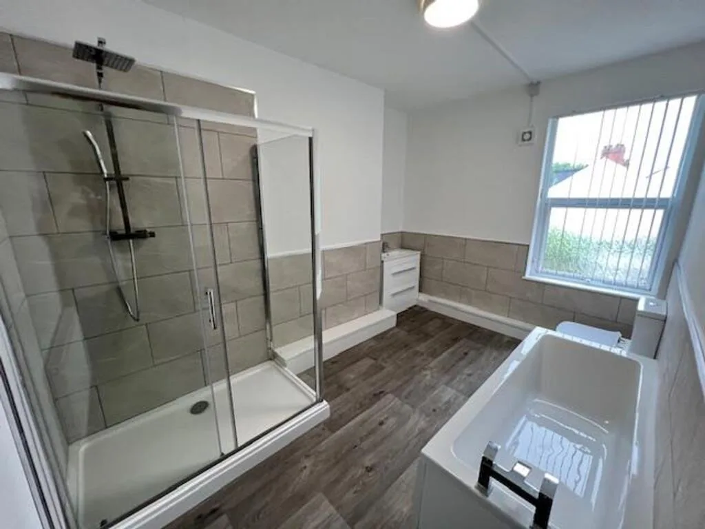 4 bedroom flat for rent