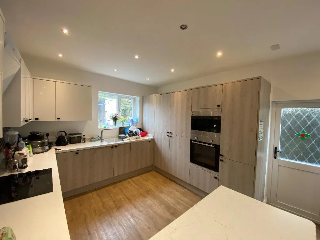 6 bedroom terraced house for rent