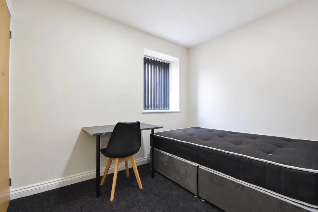 8 bedroom house for rent