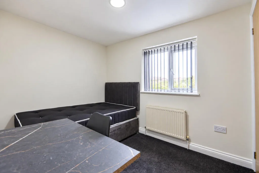 8 bedroom house for rent