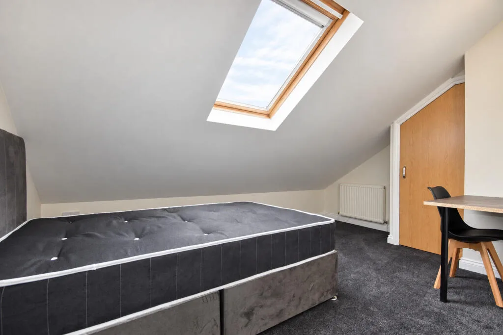 8 bedroom house for rent