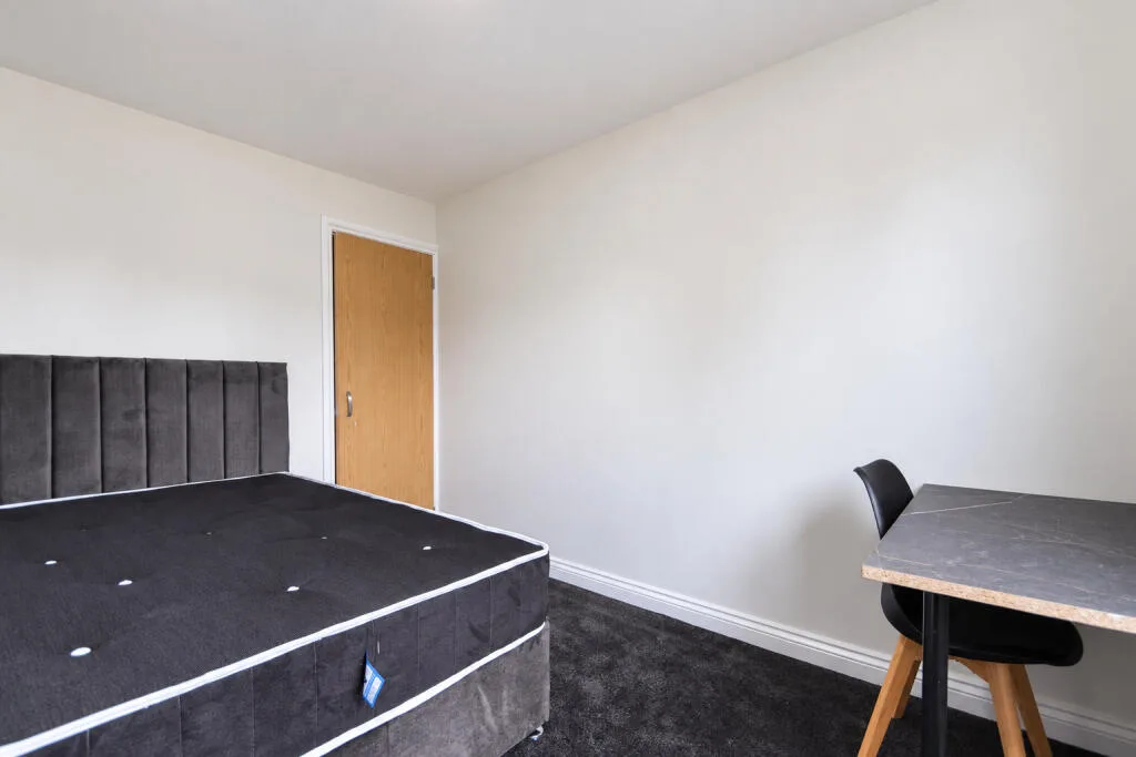8 bedroom house for rent