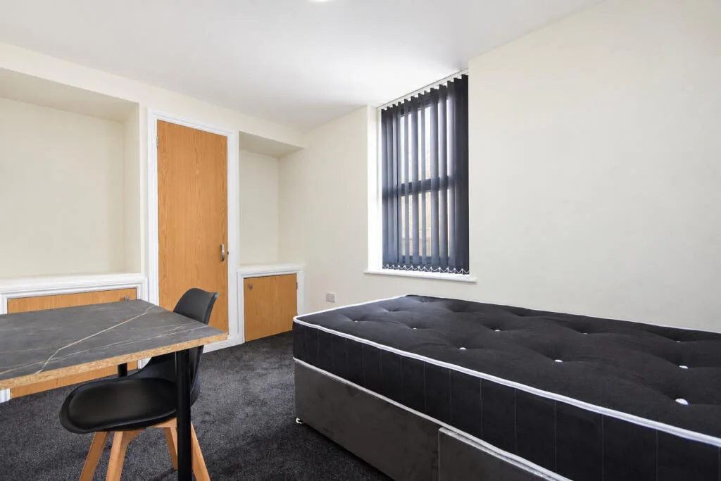 8 bedroom house for rent