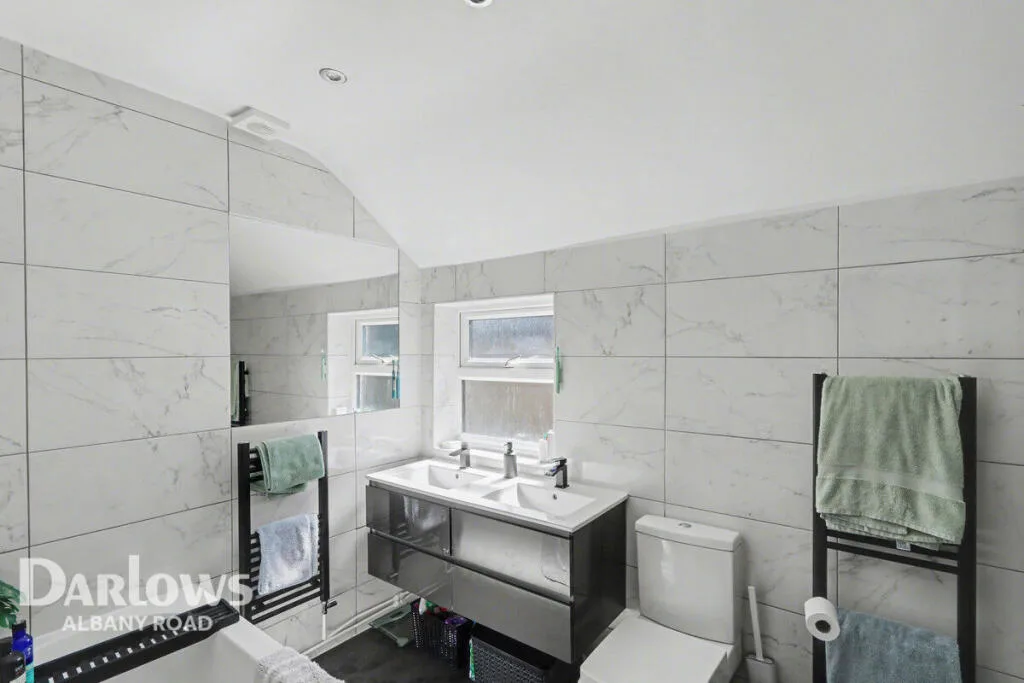 4 bedroom terraced house for rent