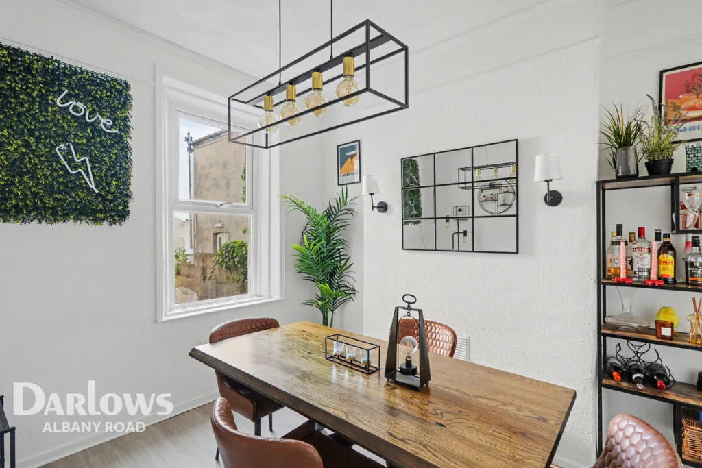 4 bedroom terraced house for rent