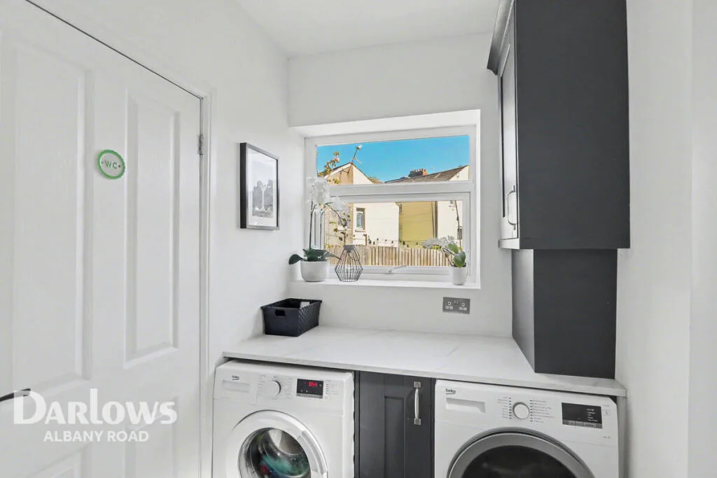 4 bedroom terraced house for rent