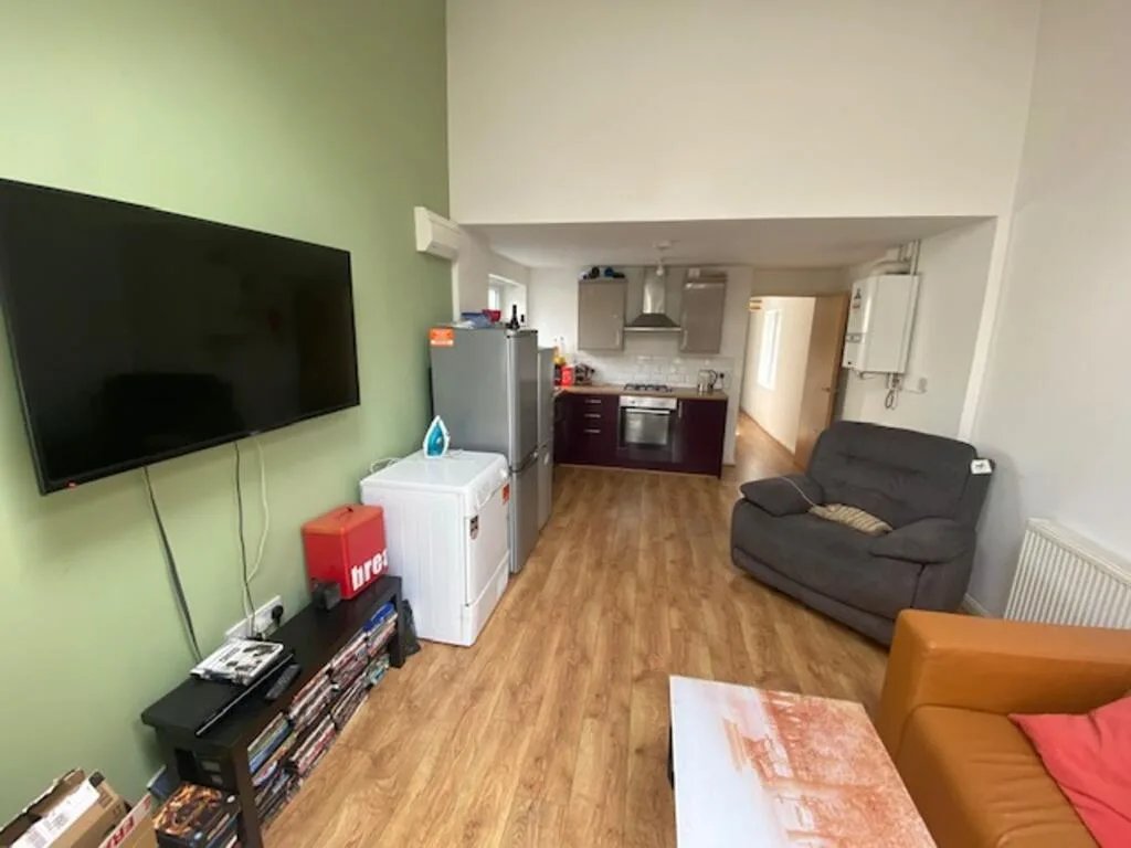4 bedroom flat for rent