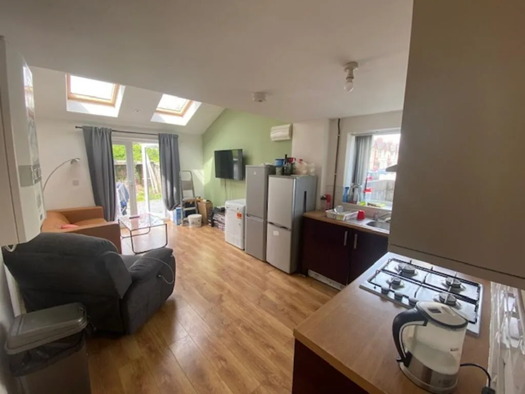 4 bedroom flat for rent