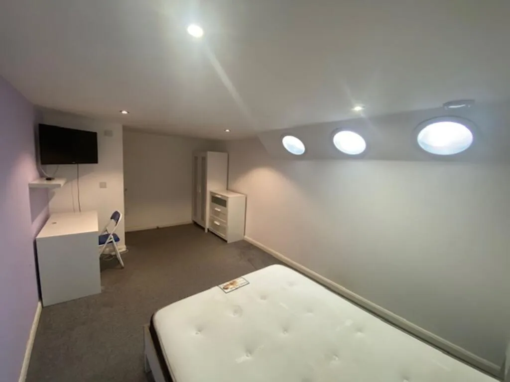 4 bedroom flat for rent