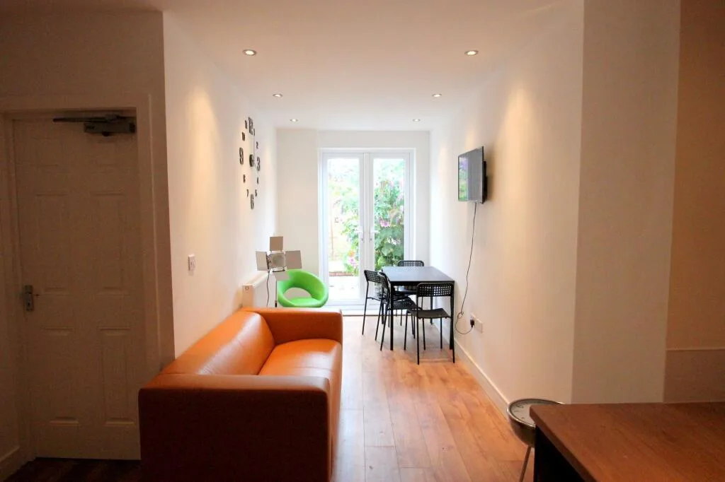 5 bedroom house for rent