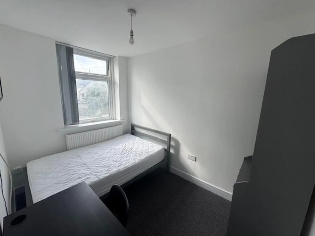 5 bedroom house for rent
