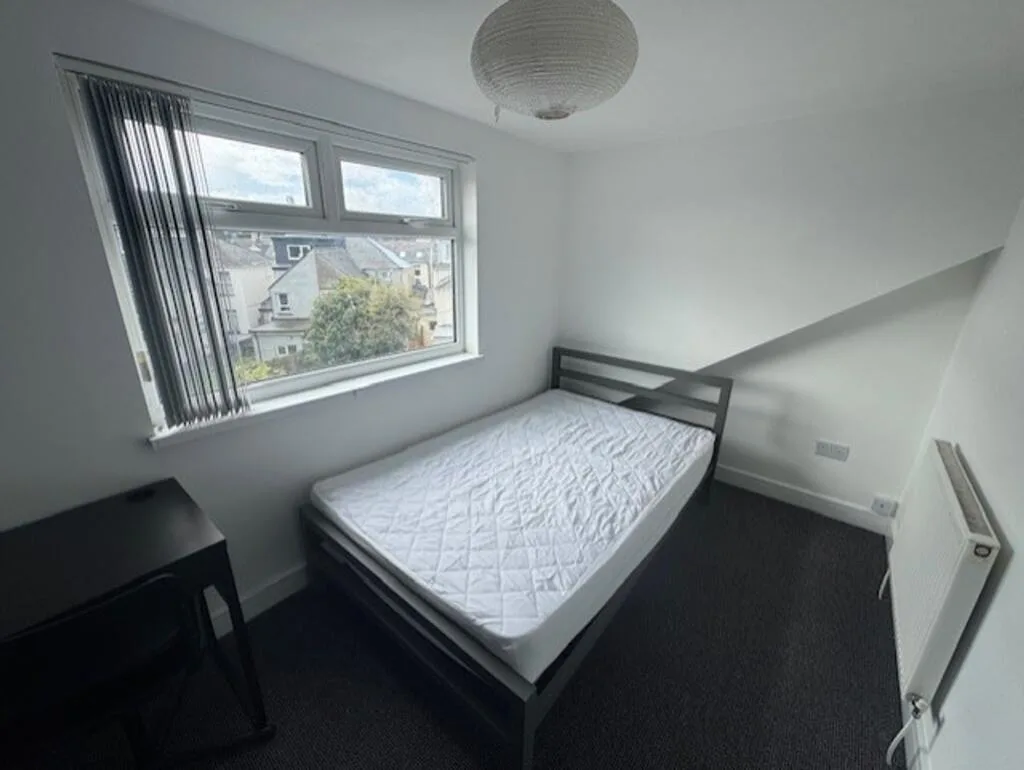 5 bedroom house for rent