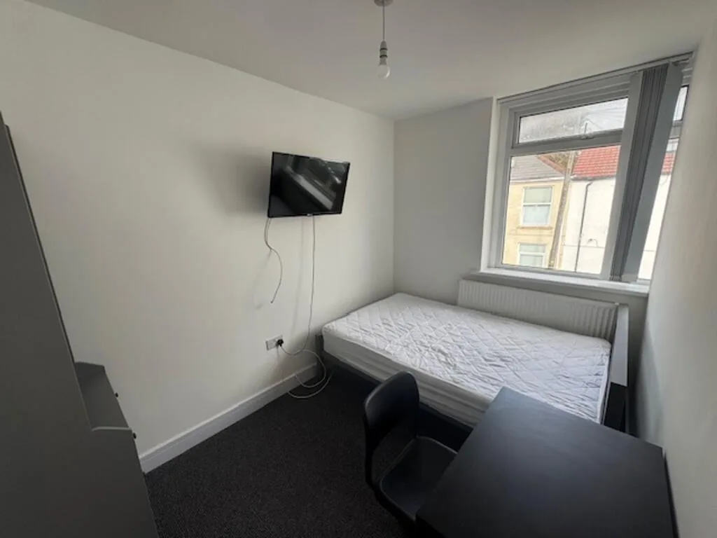 5 bedroom house for rent