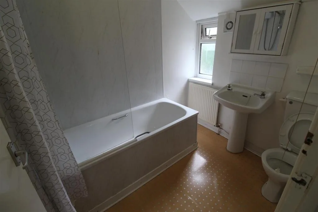 4 bedroom flat for rent