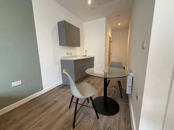 1 bedroom house share for rent