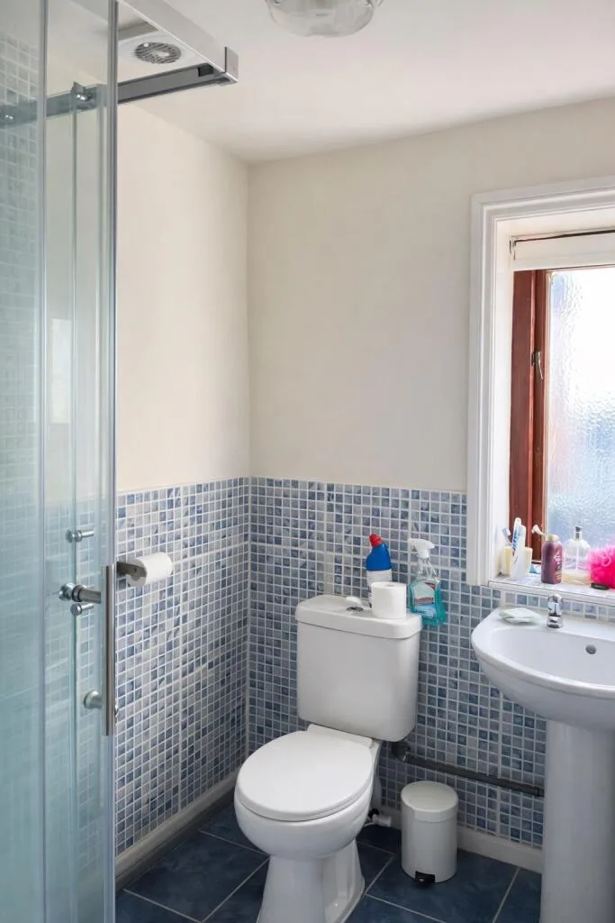 5 bedroom semi-detached house for rent